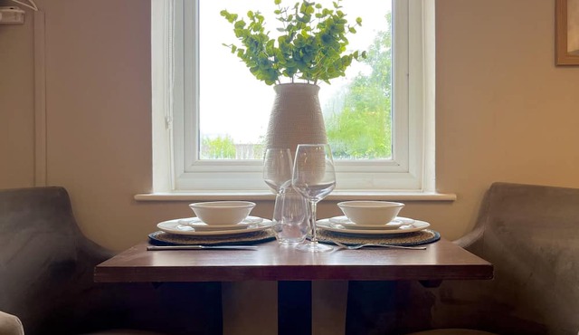 Central Ellesmere -sleeps2 - Parking - Petfriendly in Ellesmere