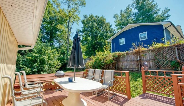 Relax at the serene and spacious duplex nestled in the peaceful, family-friendly neighborhood.