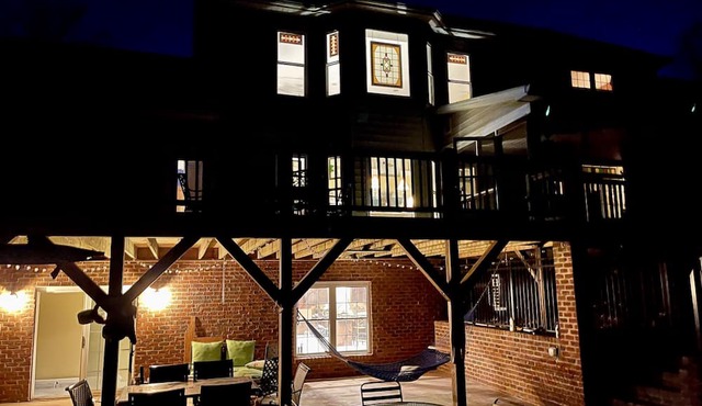 Globally Inspired Boutique Suite Warm, Unique and Welcoming🌎 in Hickory