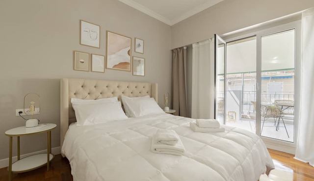 DECEMBER DISCOUNTS:2 mins walk from trendy pedestrian str in Athens