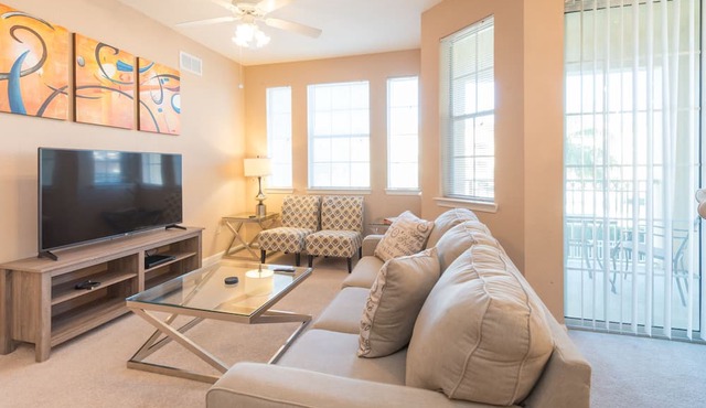 Stunning, Newly Renovated Condo, Near Disney and Universal in Davenport