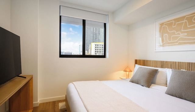 Sleeps 18 | 3 Suites in New Luxury Hotel w/Rooftop Pool | Sense28 by AvantStay