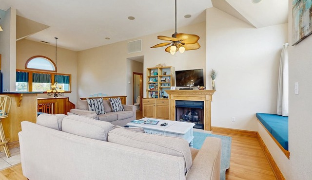 Incredible two-story home with private pool, hot tub, & game room in Salvo