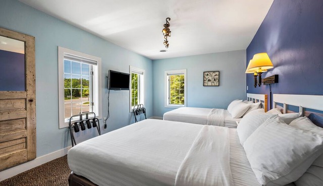 Large 2-bedroom/2-bathroom apartment in the heart of Fish Creek in Fish Creek