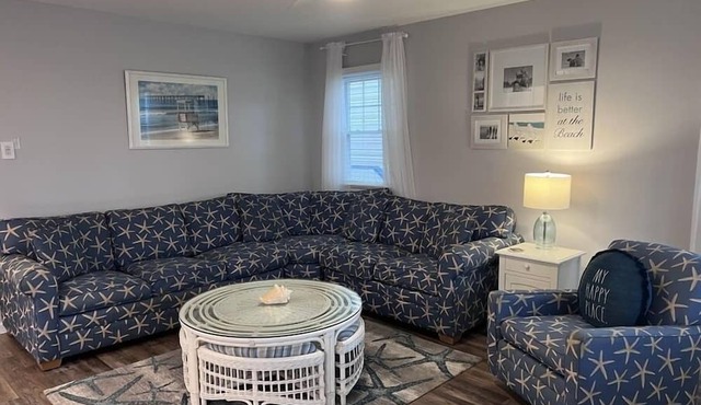 Renovated Condo/3BR 2BA First Floor Unit Near South End Beach Access