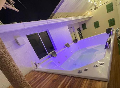 Habitaciones Crespo Cerca al aeropuerto con Jacuzzi Compartido in Cartagena de Indias