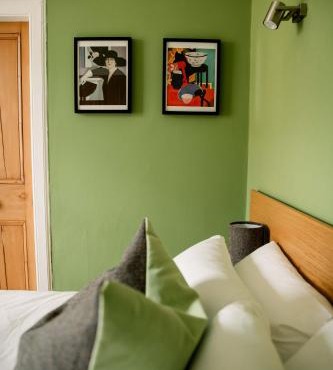 1 bed apartment overlooking the historic Greyfriars Church in Edinburgh